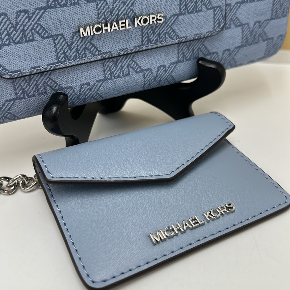 MICHAEL KORS JET SET ITEM LG 2 in 1 CARD CASE & WRISTLET Pale Blue NWT - Picture 4 of 16